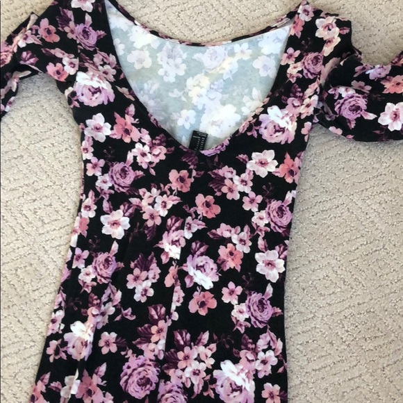 Forever 21 fitted stretch floral dress - Picture 2 of 2